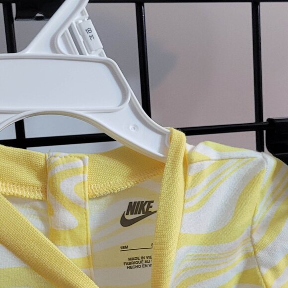 Nike Baby Romper - Yellow Striped Short Sleeve Bodysuit/Onesie Logo - Size 18M - Picture 7 of 13